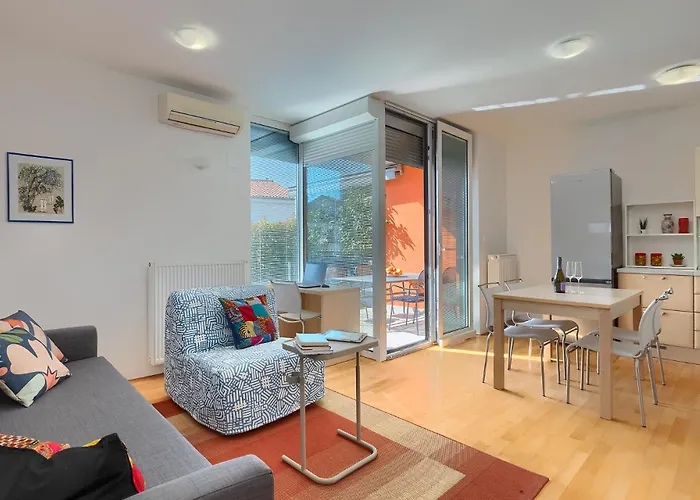 Lungo Mare 아파트 풀라